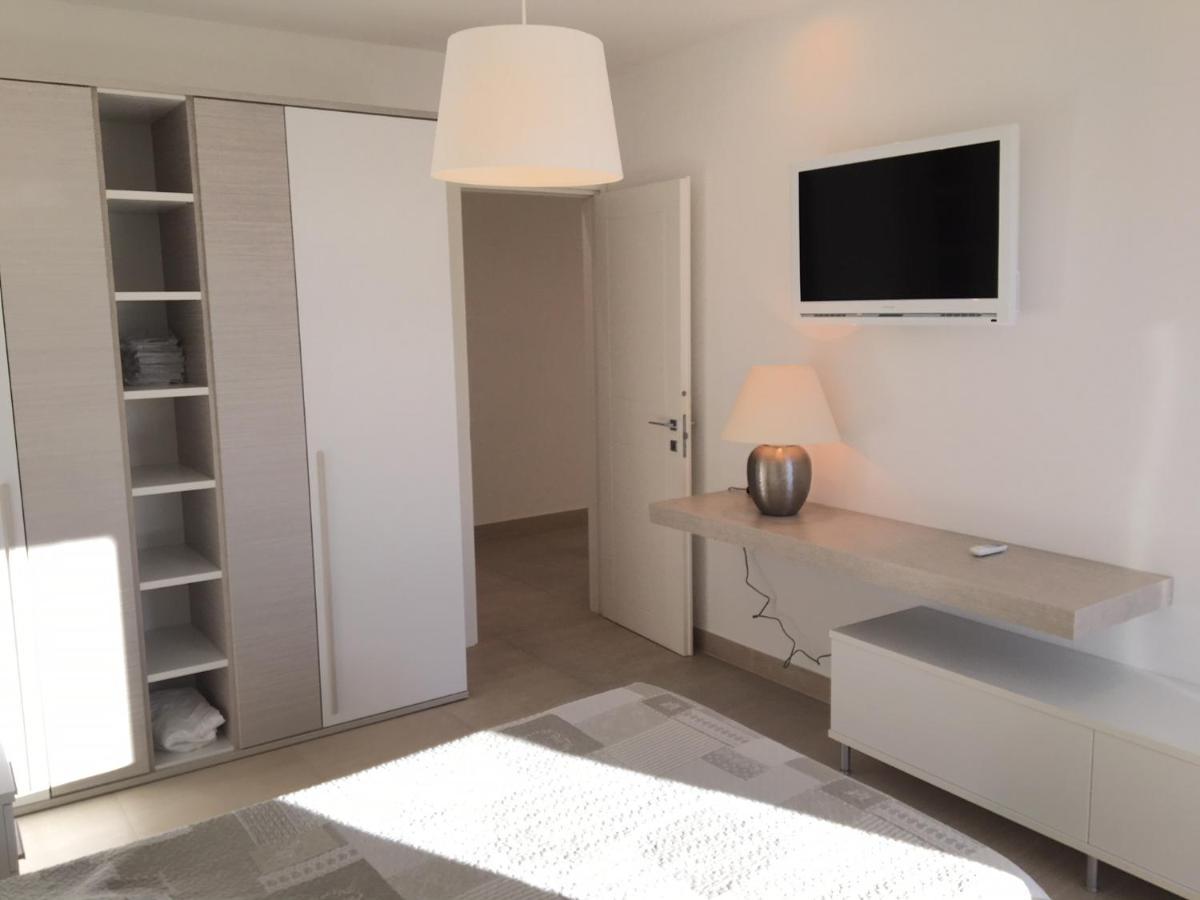 Attico Palazzo Di Vetro Apartment Luino Exterior foto