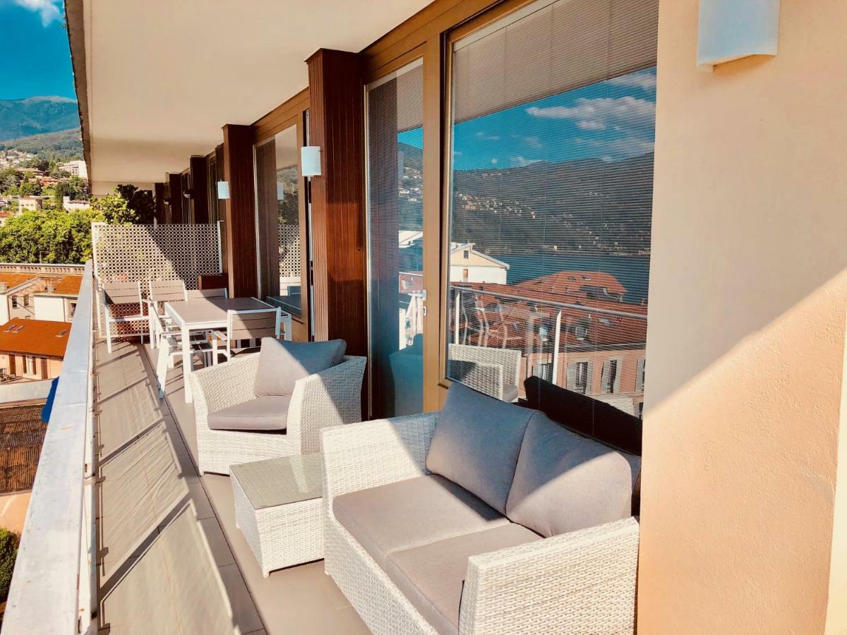 Attico Palazzo Di Vetro Apartment Luino Exterior foto