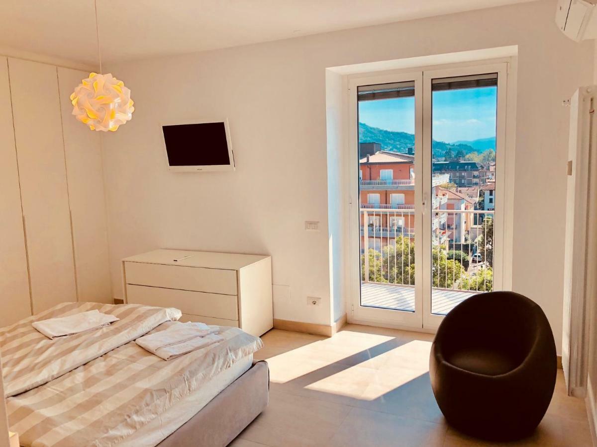 Attico Palazzo Di Vetro Apartment Luino Exterior foto